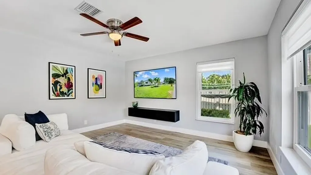 722 SW 28th Avenue Boynton Beach FL 33435