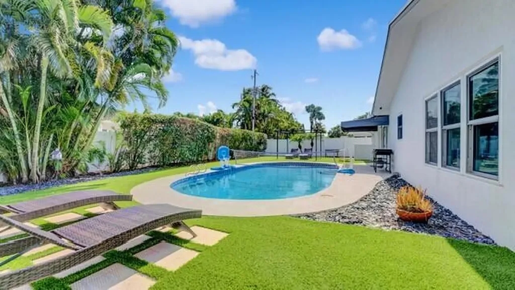 722 SW 28th Avenue Boynton Beach FL 33435