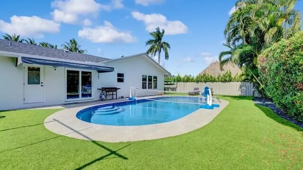 722 SW 28th Avenue Boynton Beach FL 33435