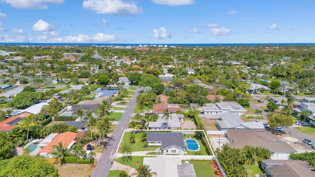 722 SW 28th Avenue Boynton Beach FL 33435
