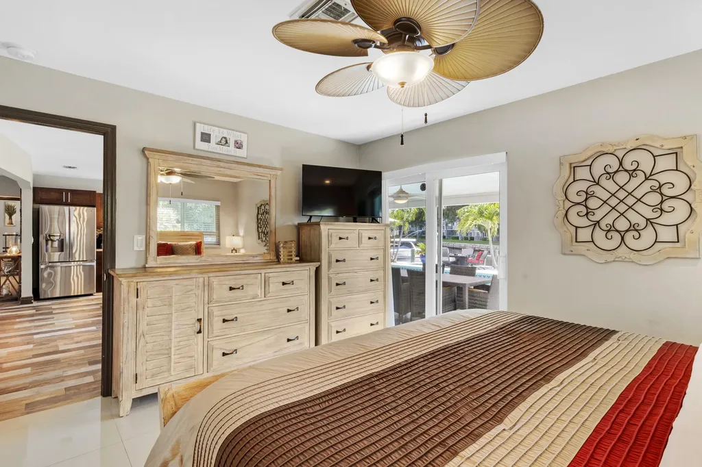 981 SE 10th Court Pompano Beach FL 33060