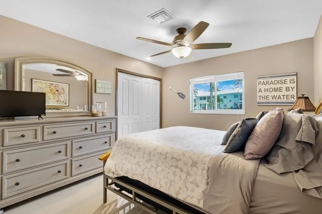 981 SE 10th Court Pompano Beach FL 33060
