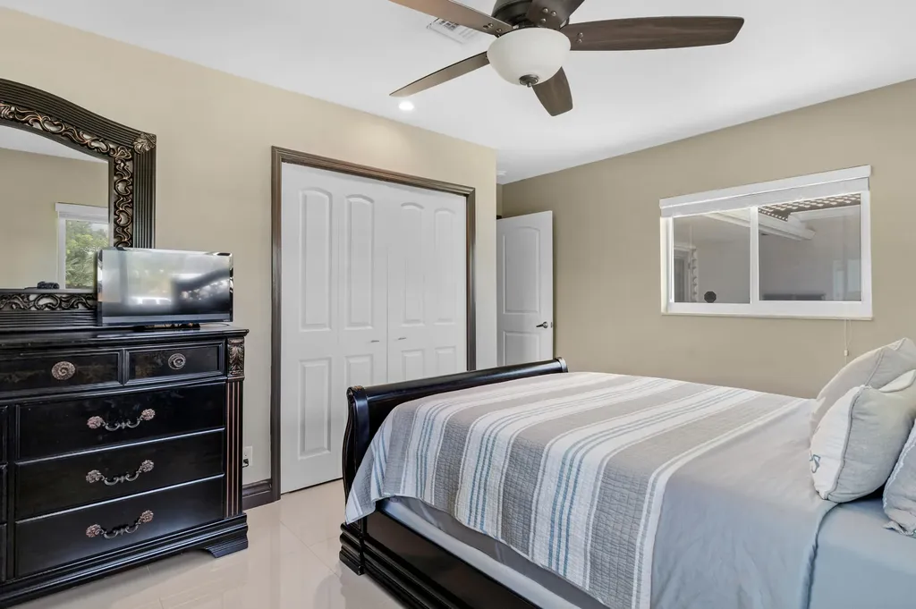 981 SE 10th Court Pompano Beach FL 33060