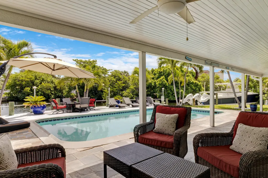 981 SE 10th Court Pompano Beach FL 33060