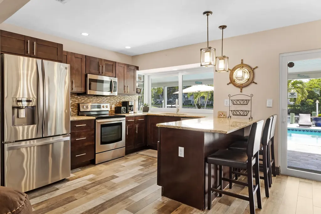981 SE 10th Court Pompano Beach FL 33060