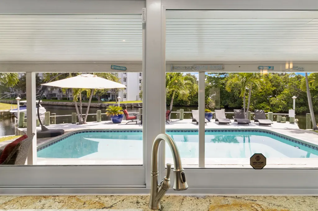 981 SE 10th Court Pompano Beach FL 33060