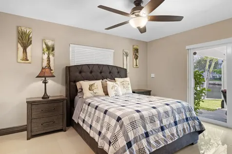 981 SE 10th Court Pompano Beach FL 33060