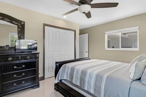 981 SE 10th Court Pompano Beach FL 33060