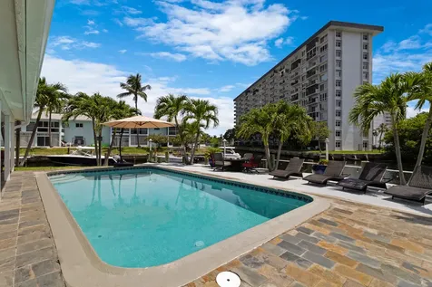 981 SE 10th Court Pompano Beach FL 33060