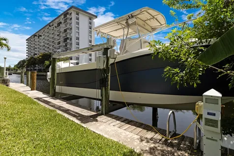 981 SE 10th Court Pompano Beach FL 33060