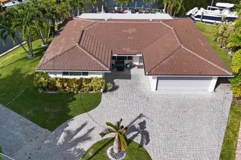 981 SE 10th Court Pompano Beach FL 33060