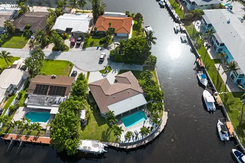 981 SE 10th Court Pompano Beach FL 33060