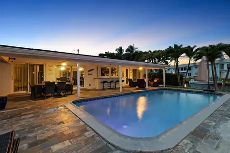 981 SE 10th Court Pompano Beach FL 33060