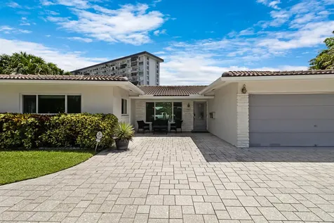 981 SE 10th Court Pompano Beach FL 33060