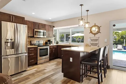 981 SE 10th Court Pompano Beach FL 33060