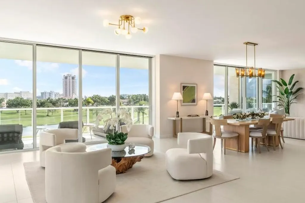 220 SE Mizner Boulevard Boca Raton FL 33432