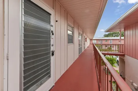 22 Golfs Edge D West Palm Beach FL 33417