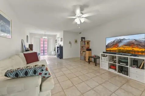 22 Golfs Edge D West Palm Beach FL 33417