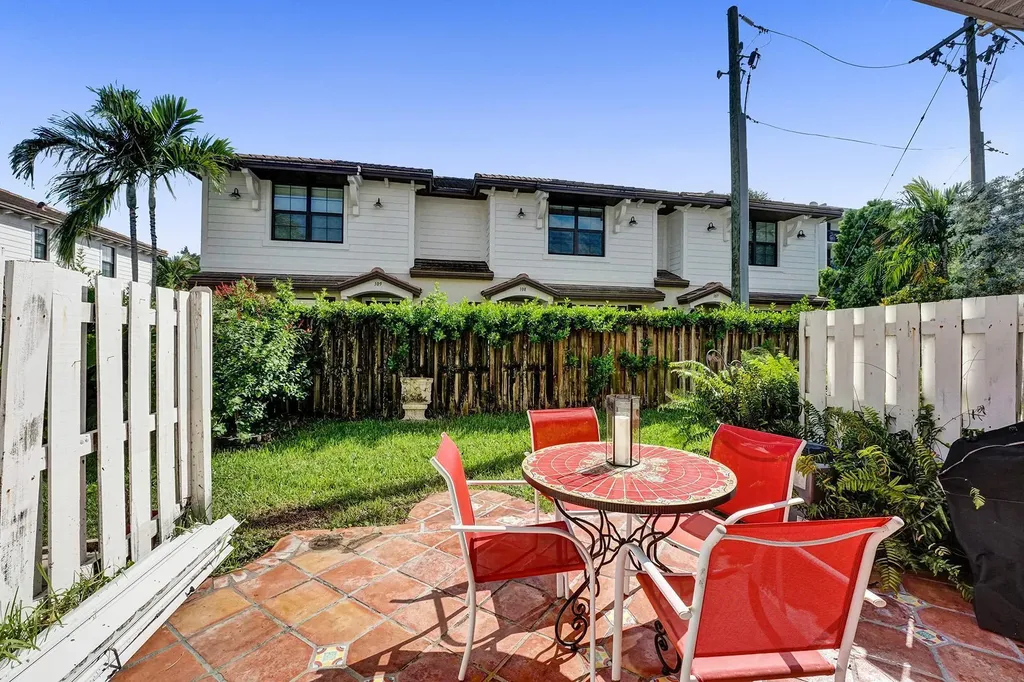 2841 NE 15th Street Pompano Beach FL 33062