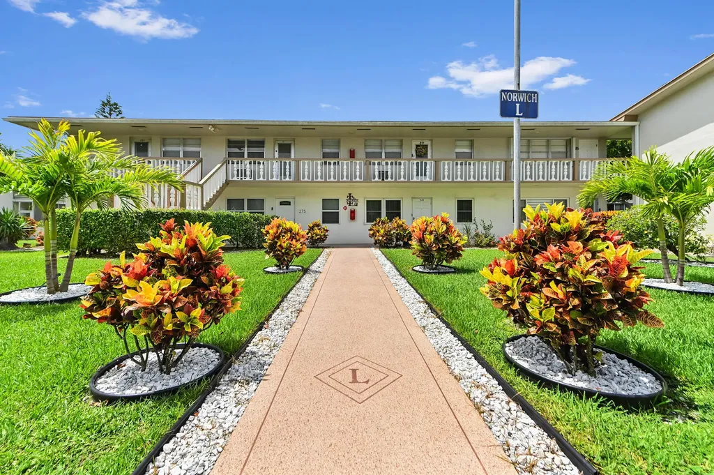 270 Norwich L West Palm Beach FL 33417