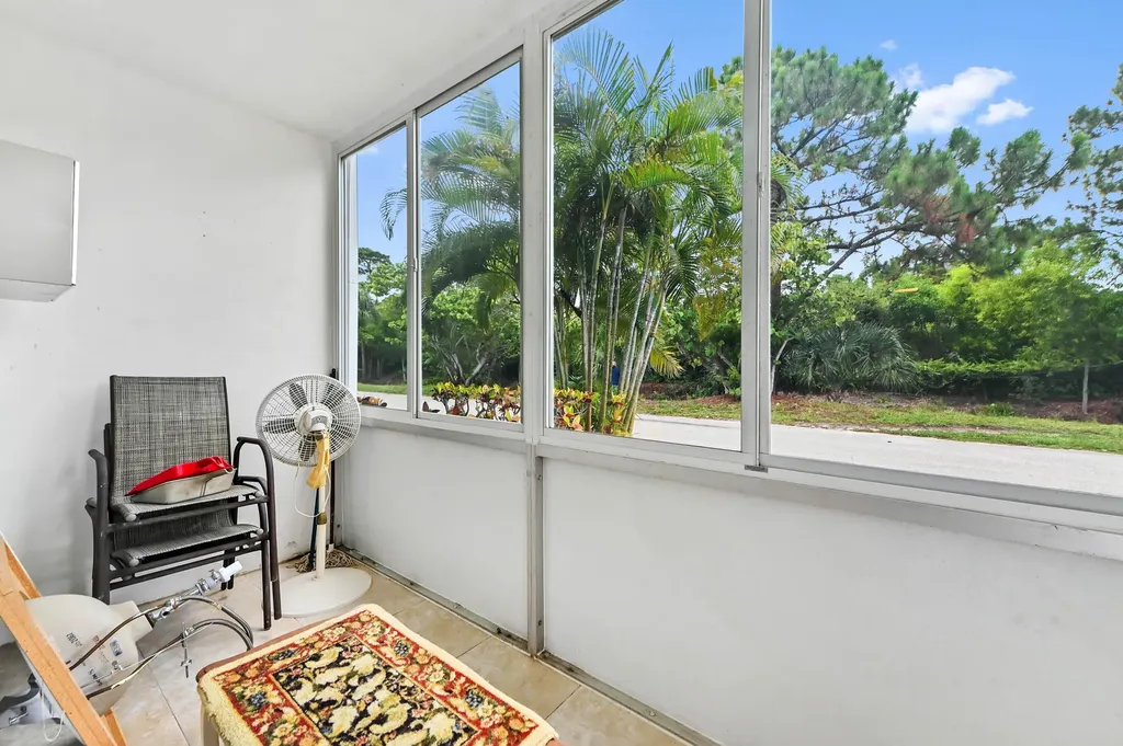 270 Norwich L West Palm Beach FL 33417