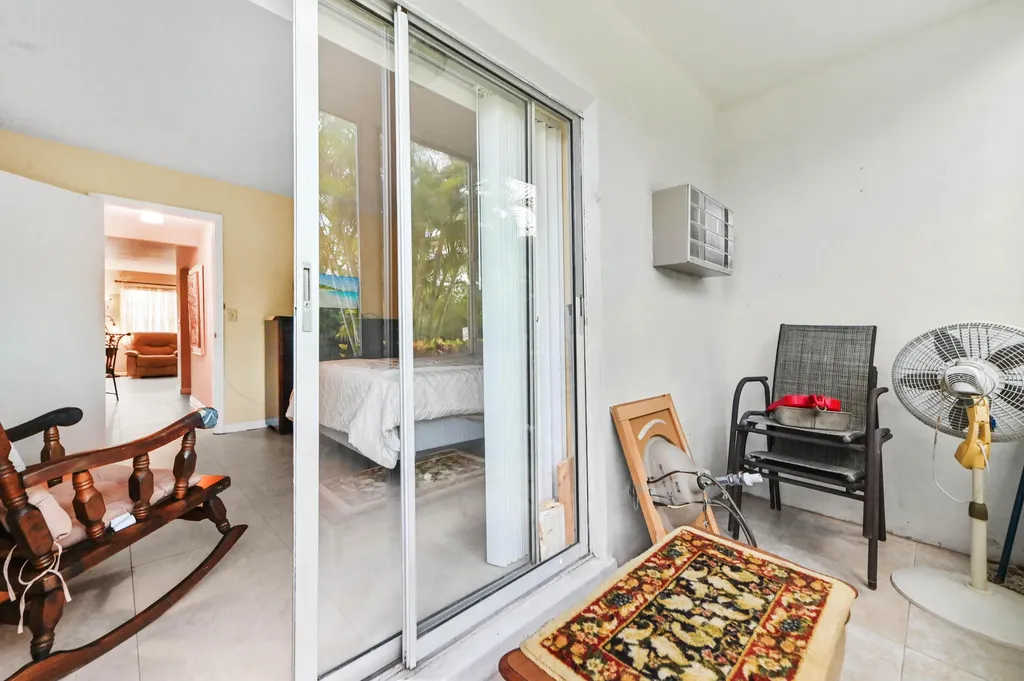 270 Norwich L West Palm Beach FL 33417