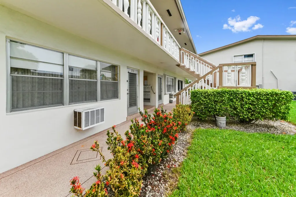 270 Norwich L West Palm Beach FL 33417