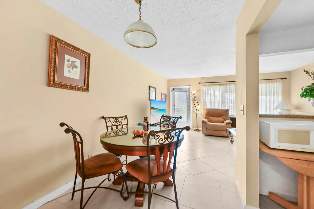 270 Norwich L West Palm Beach FL 33417