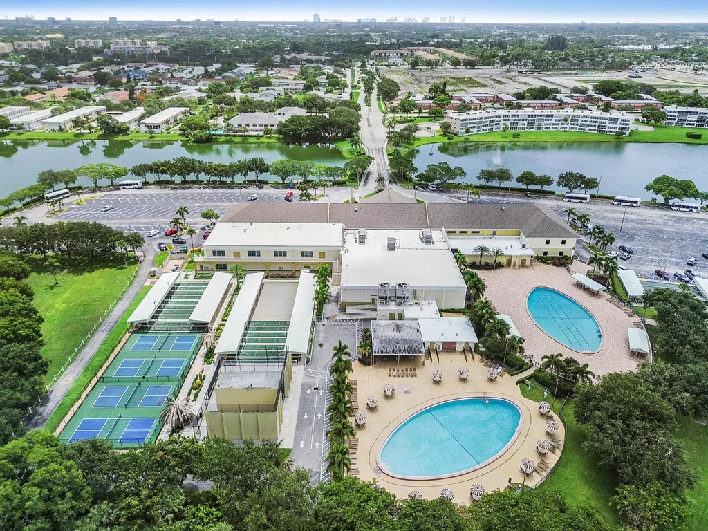 270 Norwich L West Palm Beach FL 33417