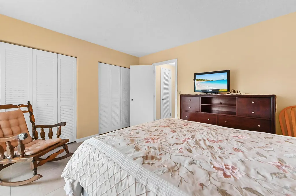 270 Norwich L West Palm Beach FL 33417