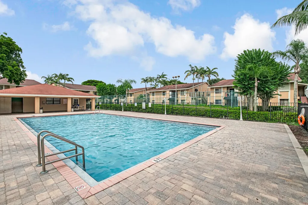 6043 10th Avenue N Greenacres FL 33463