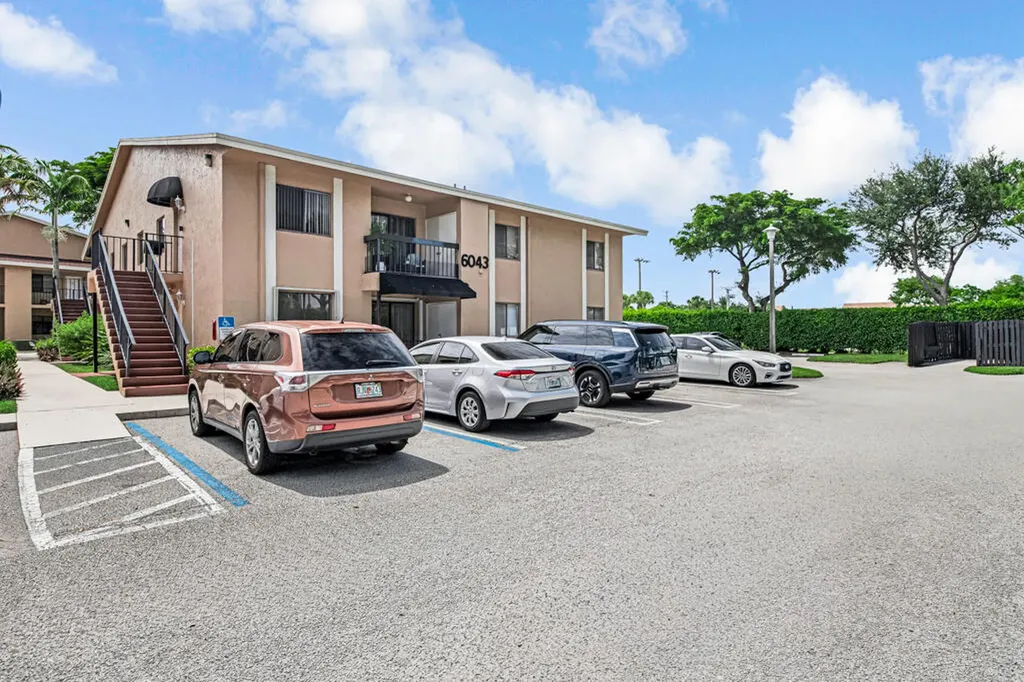 6043 10th Avenue N Greenacres FL 33463