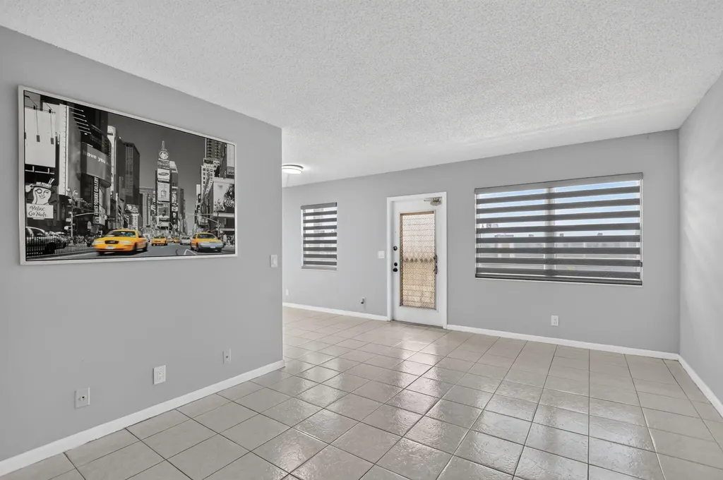 4022 Hythe B Boca Raton FL 33434