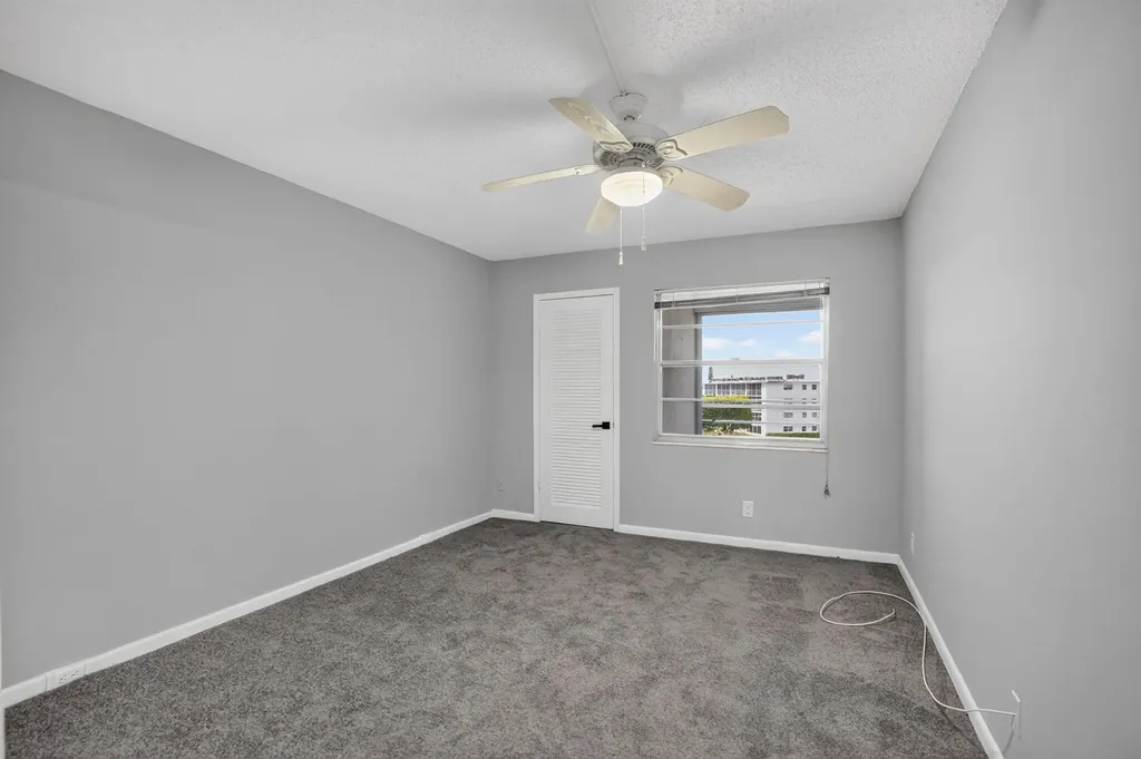 4022 Hythe B Boca Raton FL 33434