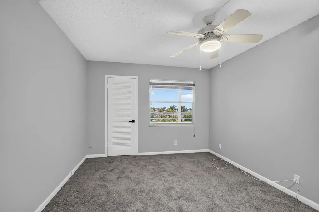 4022 Hythe B Boca Raton FL 33434