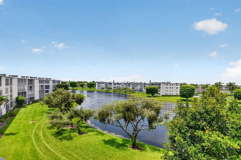 4022 Hythe B Boca Raton FL 33434