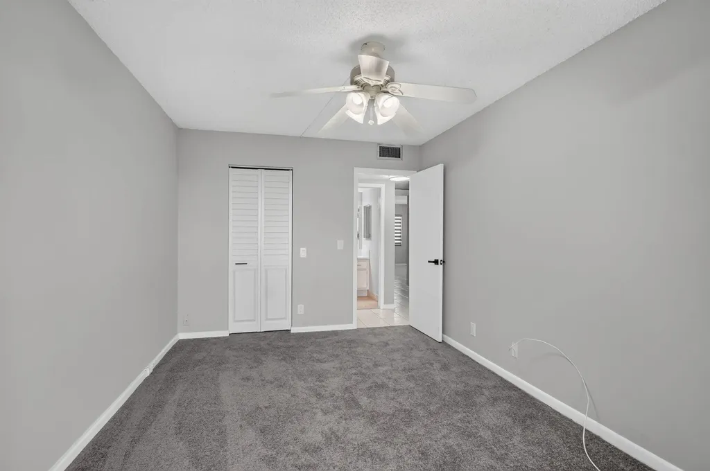 4022 Hythe B Boca Raton FL 33434