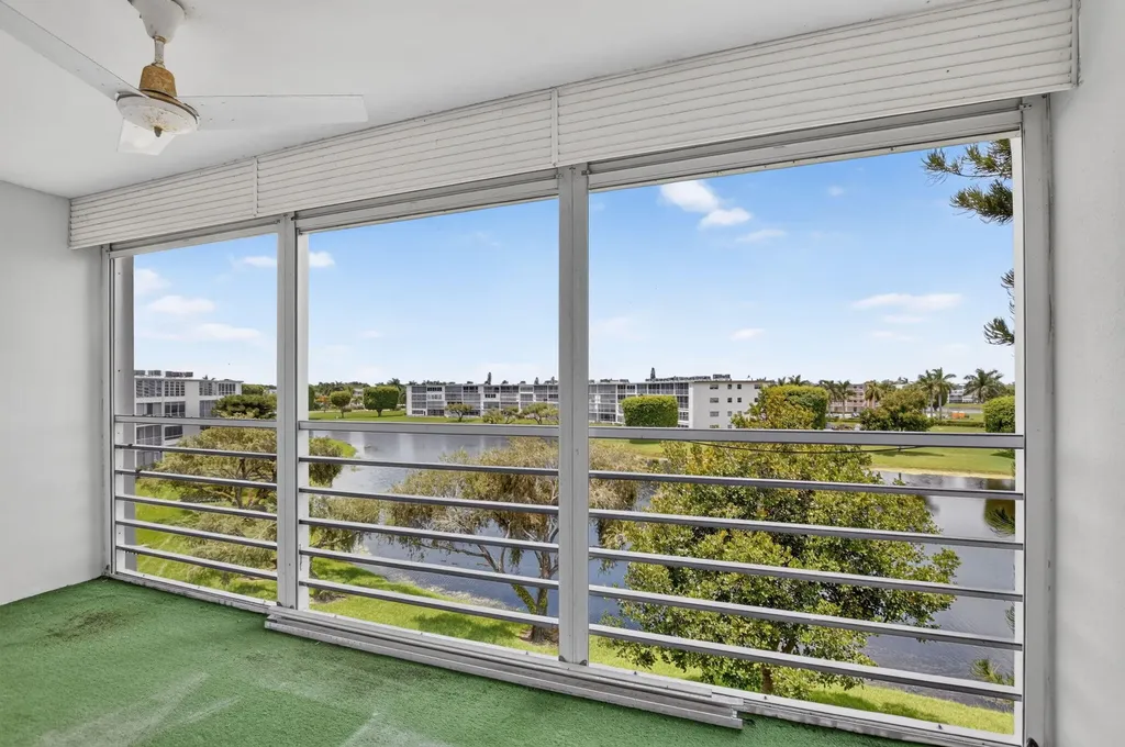 4022 Hythe B Boca Raton FL 33434