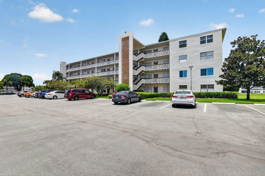 4022 Hythe B Boca Raton FL 33434
