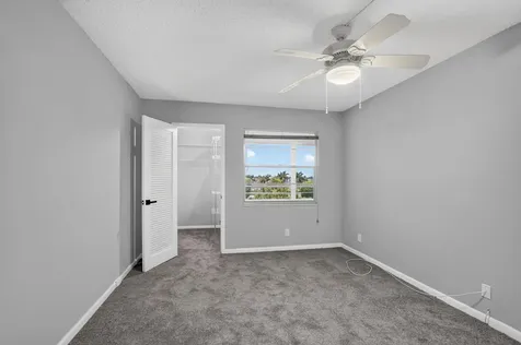 4022 Hythe B Boca Raton FL 33434