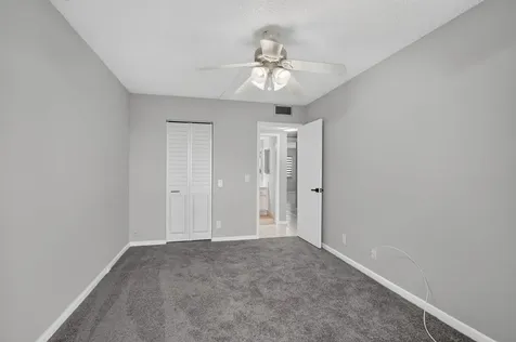 4022 Hythe B Boca Raton FL 33434