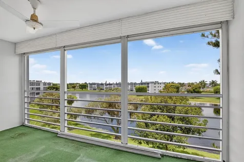 4022 Hythe B Boca Raton FL 33434