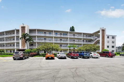 4022 Hythe B Boca Raton FL 33434