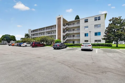 4022 Hythe B Boca Raton FL 33434