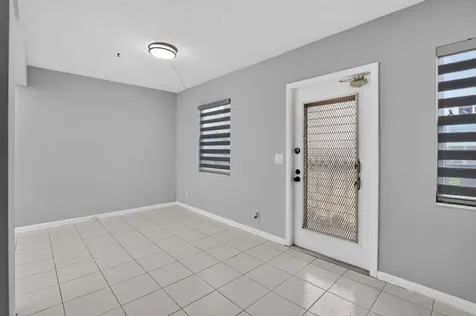 4022 Hythe B Boca Raton FL 33434