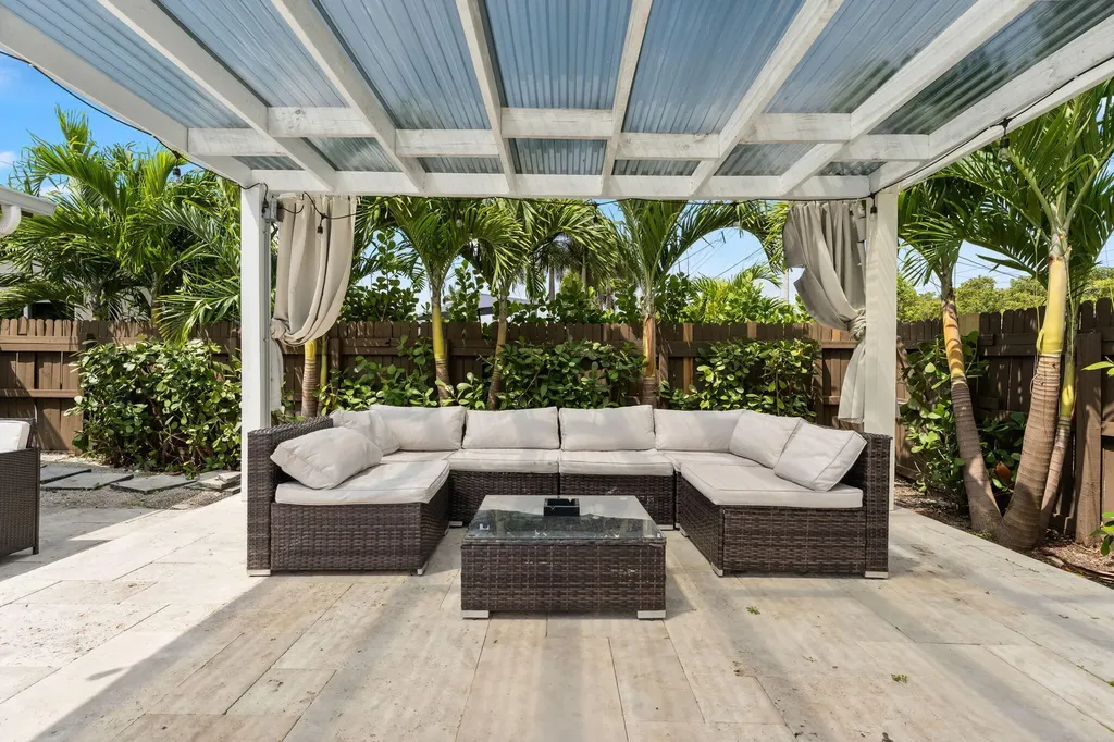 1243 Garfield Street Hollywood FL 33019