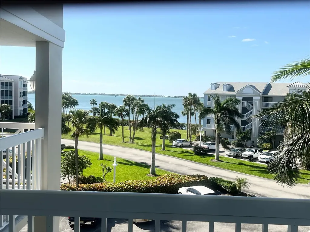 40 NE Plantation Road Hutchinson Island FL 34996