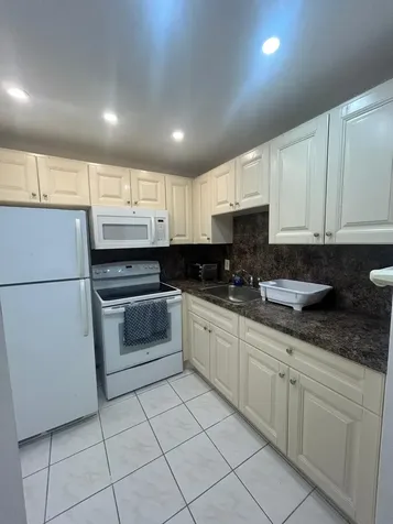 138 Markham G Deerfield Beach FL 33442