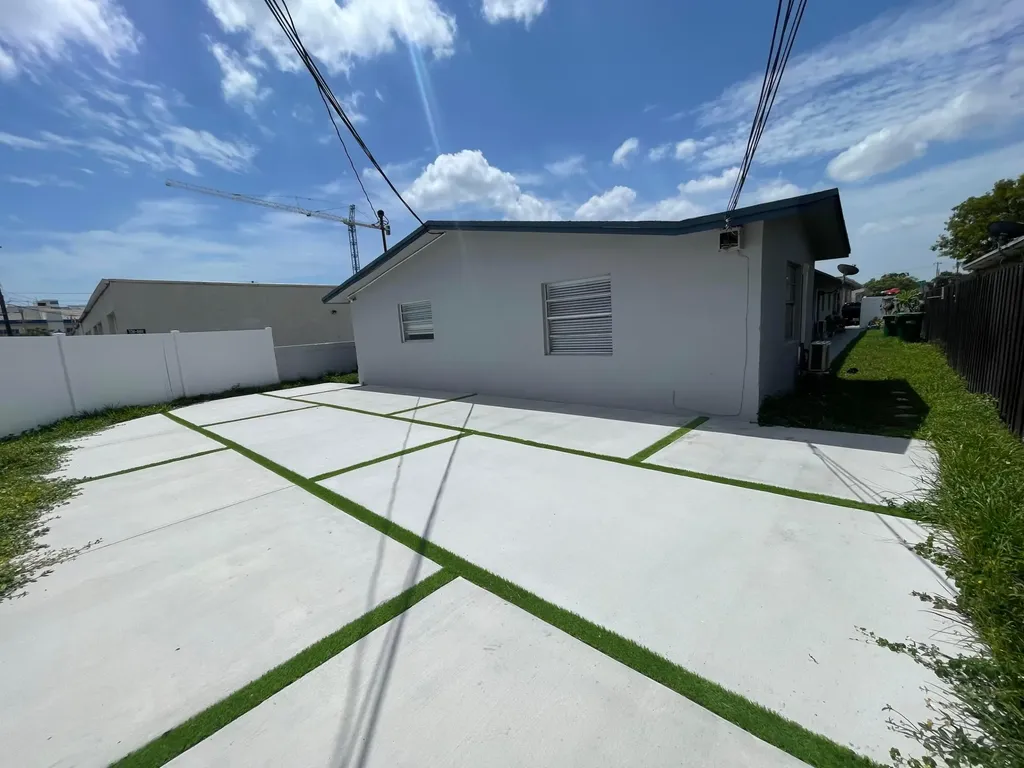 215 SW 16th Fort Lauderdale FL 33315