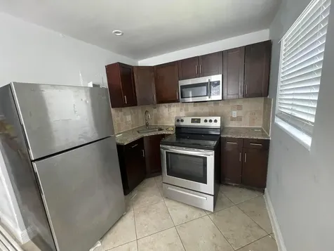 215 SW 16th Fort Lauderdale FL 33315